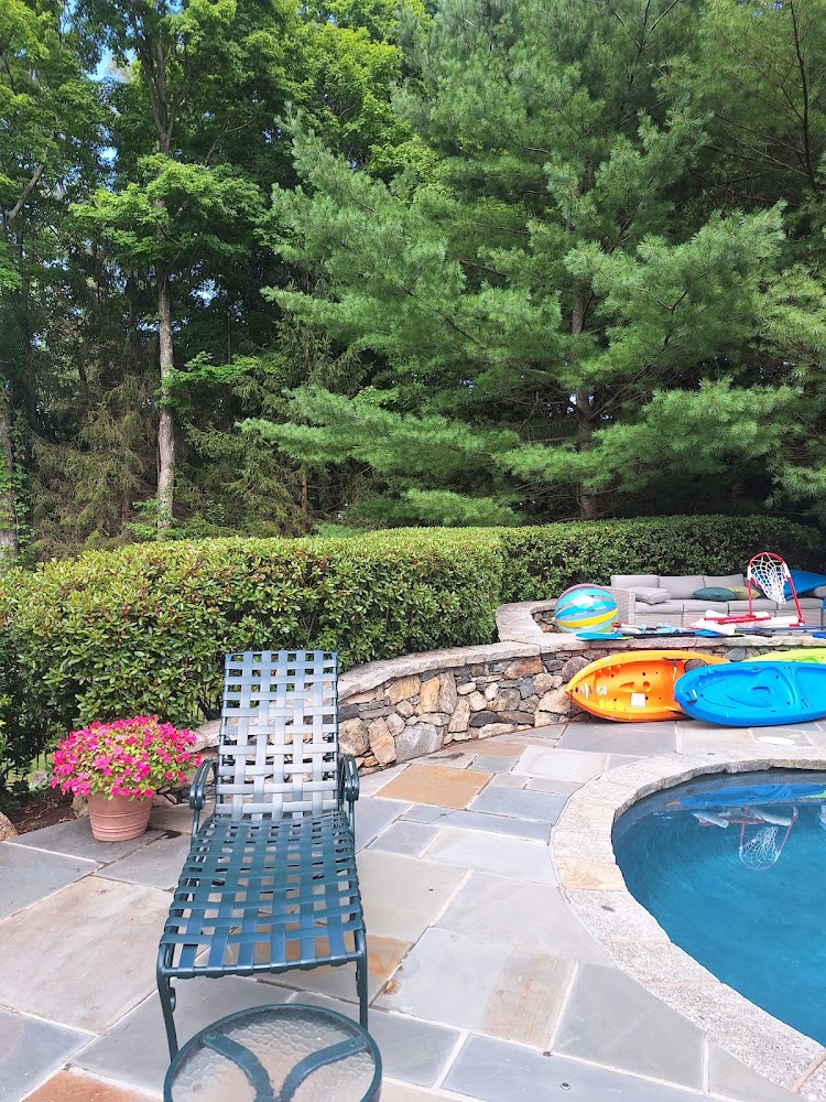 Estate Lawns & Gardens